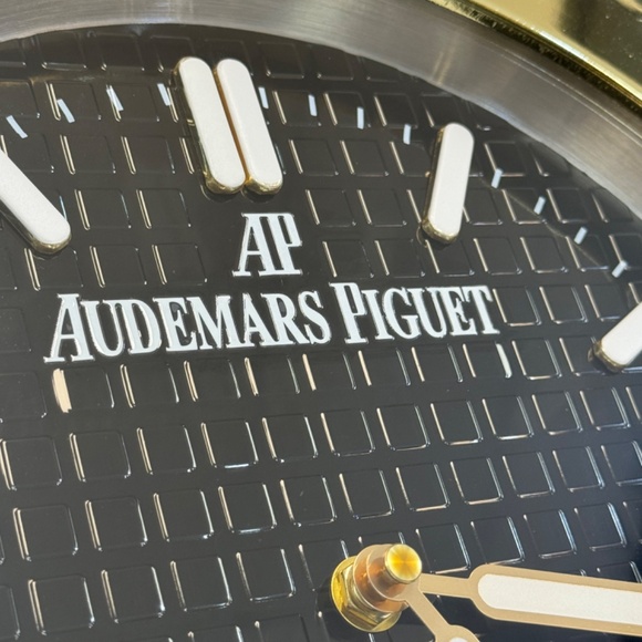 AUDEMARS PIGUET AP Wall Clock gold Bezel Insert And White black Dial - Picture 2 of 7